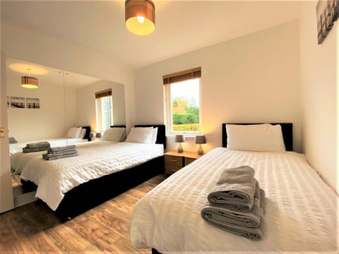 Grampian Serviced Apartments - Garden Neuk - Lesmurdie House Apartment in Elgin