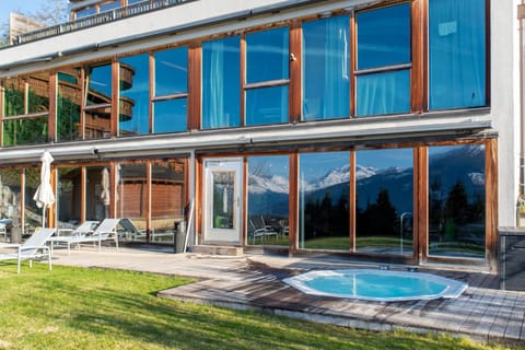 Swimming pool, Open Air Bath, Public Bath