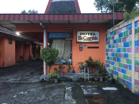Property building, Facade/entrance