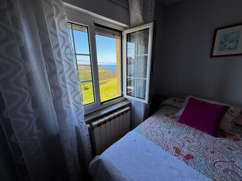 Bed, Natural landscape, Photo of the whole room, Bedroom, Sea view