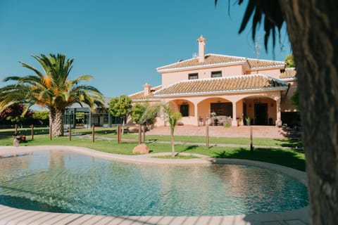 Property building, Garden, Swimming pool, Swimming pool