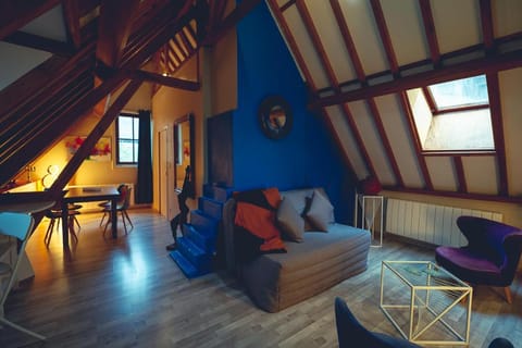 Appart ROMANTIQUE dans HYPER CENTRE wifi Apartment in Troyes