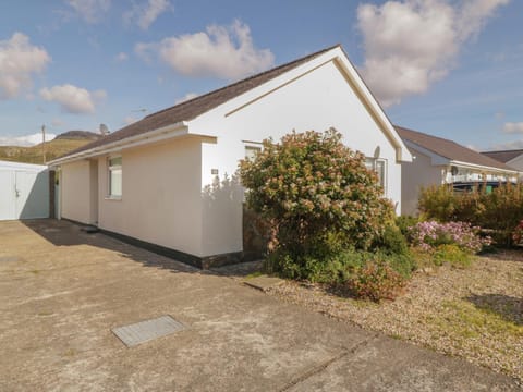 Seaside retreat House in Wales