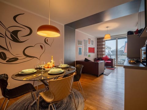Coffee/tea facilities, Kitchen or kitchenette, Living room, Decorative detail, Seating area, Dining area, dishwasher, microwave, stove, toaster