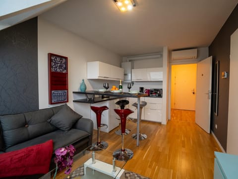 Living room, air conditioner