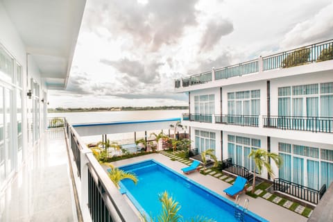 Day, View (from property/room), Balcony/Terrace, Pool view, Swimming pool, sunbed