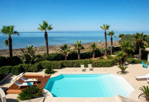Pool view, Sea view, Swimming pool, sunbed