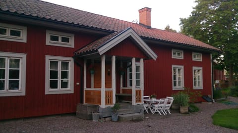 Facade/entrance, Summer