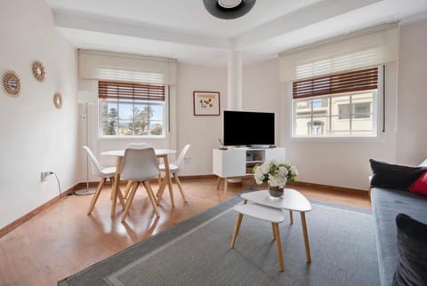 TV and multimedia, Living room, Dining area