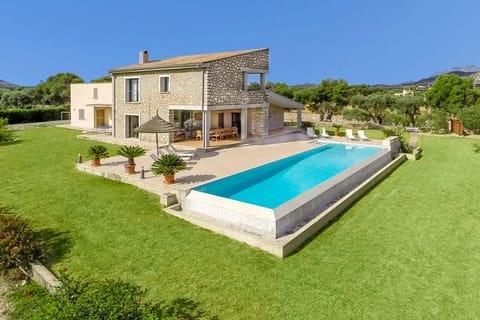 Property building, Day, Natural landscape, Garden, Garden view, Pool view, Swimming pool, sunbed