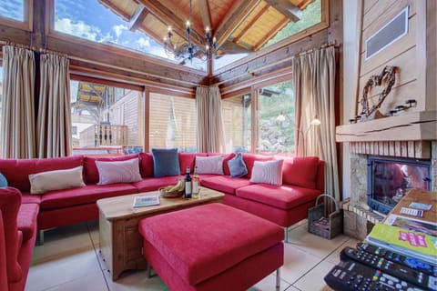 Communal lounge/ TV room, Living room