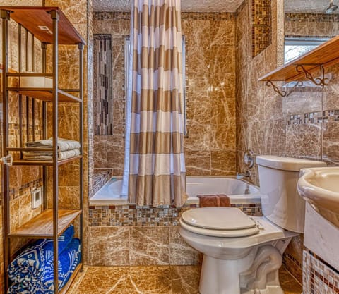 Secluded Fenced Cottage W Dune Top Hot Tub Near Hiking Dog Friendly House in Gary