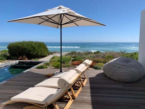 9 on the beach Villa in Western Cape