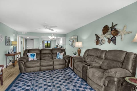 Commodore 107 (2/2) House in Lower Grand Lagoon