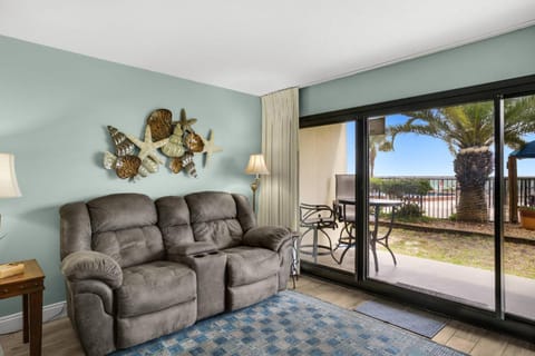 Commodore 107 (2/2) House in Lower Grand Lagoon