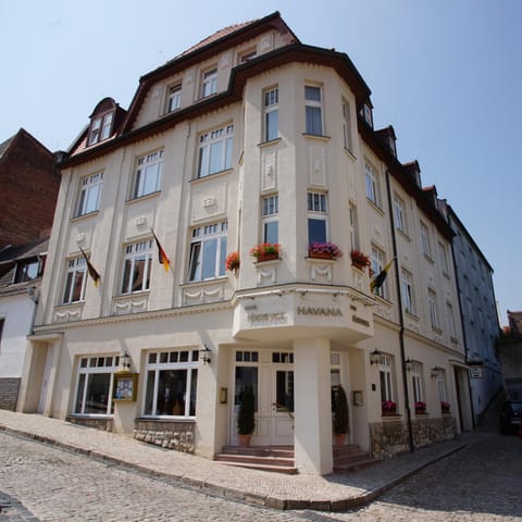Property building, Facade/entrance