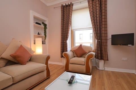 Living room, Street view