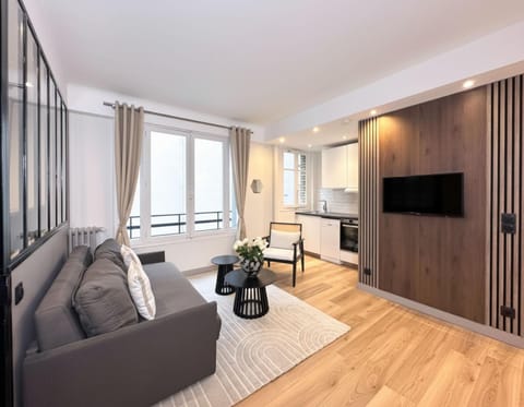 Communal lounge/ TV room, TV and multimedia, View (from property/room), Kitchen or kitchenette, Living room, Seating area, heating, internet