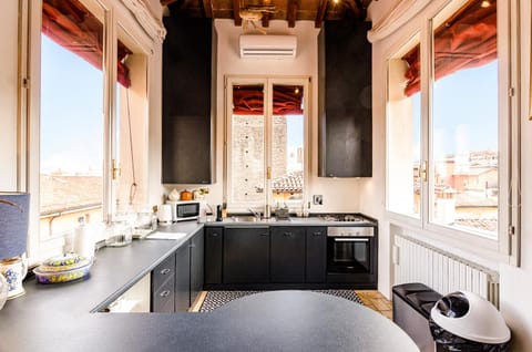 Kitchen or kitchenette, pet friendly, stove, air conditioner