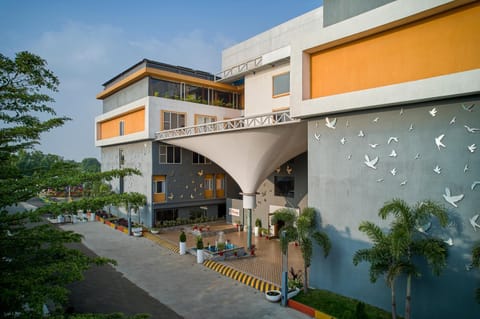 Property building, Facade/entrance