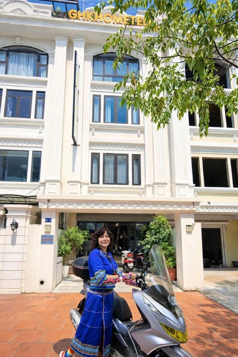 Property building, Day