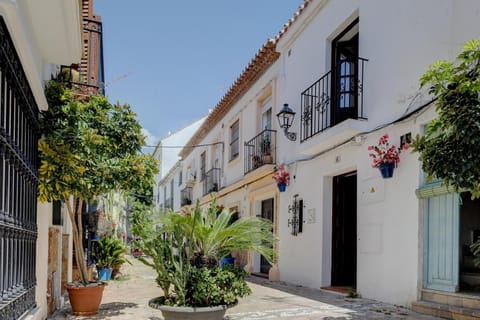 Facade/entrance, Quiet street view