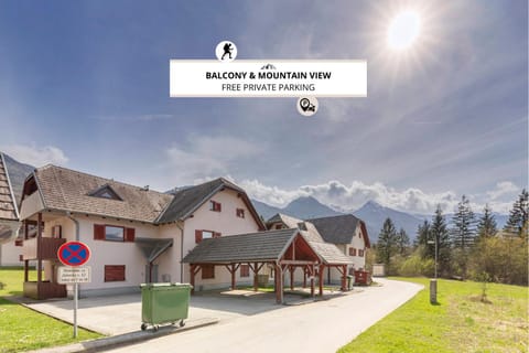 Property building, Nearby landmark, Day, Natural landscape, Mountain view, Street view