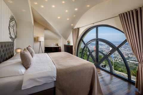 Bed, Bedroom, City view