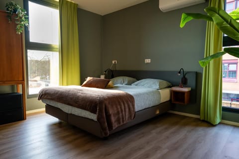 Bed, Bedroom