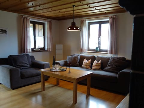 Ferienwohnung Obermeier | Chiemgau Karte Apartment in Grassau
