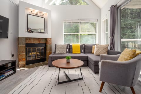 TV and multimedia, Living room, flat iron