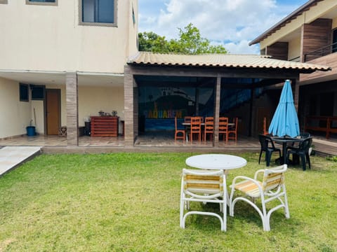 Property building, Patio, Spring, Day, Garden, Dining area, Garden view, sunbed