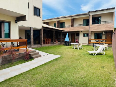 Property building, Patio, Spring, Day, Garden, Garden view, sunbed