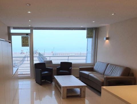 View (from property/room), Balcony/Terrace, Living room, Seating area, Sea view
