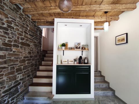 Kitchen or kitchenette, Communal kitchen