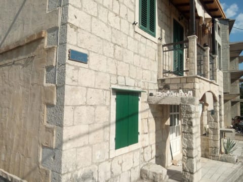 Apartman Zora Bed and Breakfast in Split-Dalmatia County