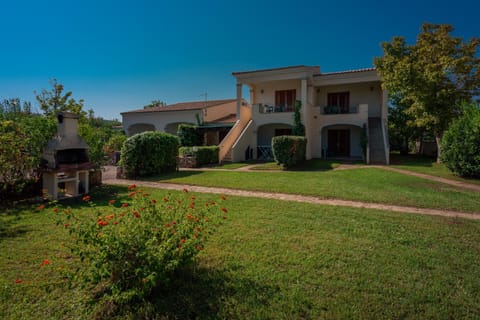 Property building, BBQ facilities, Garden