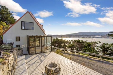 Property building, Day, Natural landscape, View (from property/room), Balcony/Terrace, River view, Sea view