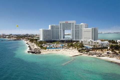 Property building, Bird's eye view, Beach, Beach, Swimming pool
