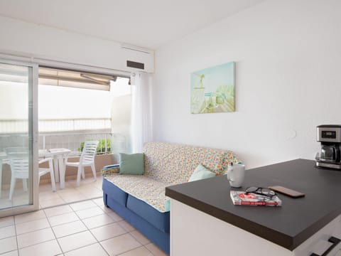 Studio 3 pers - Climatisé, Balcon, Plage 50m, Centre-Ville - FR-1-466A-42 Apartment in Saint-Raphael