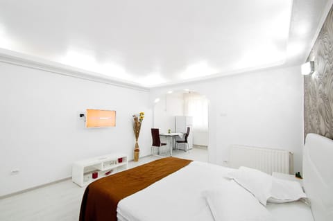 Seating area, Bedroom