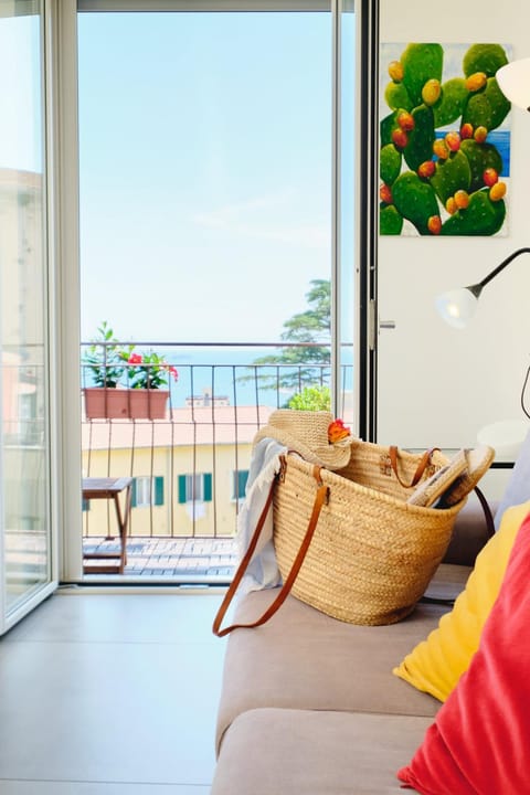 View (from property/room), Living room, Seating area
