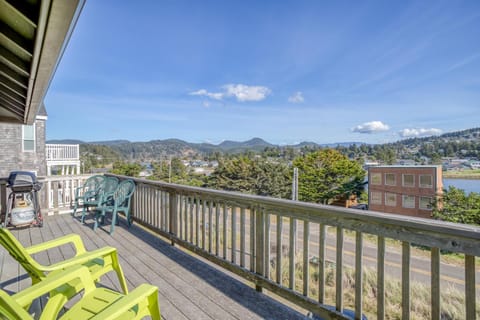 Two Views Vacation Home - Meredith Lodging House in Pacific City