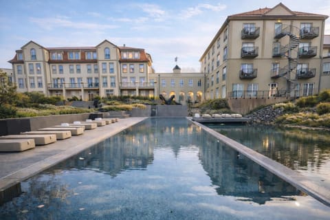 Property building, Swimming pool