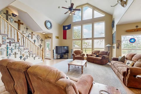 Lone Star Oasis House in Buchanan Dam