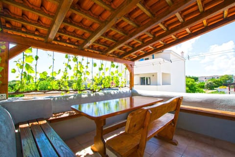 Balcony/Terrace, Seating area, Landmark view