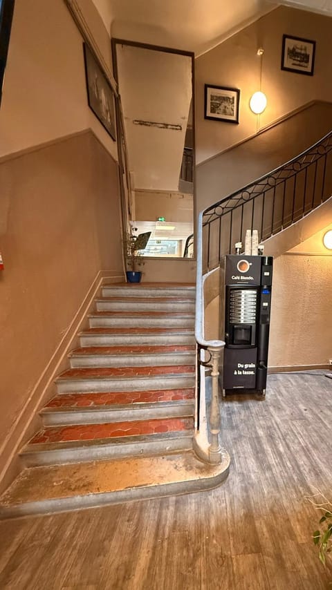 Drinks, vending machine