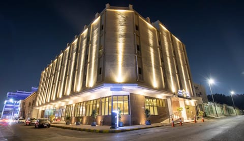 Property building, Nearby landmark, City view, Location