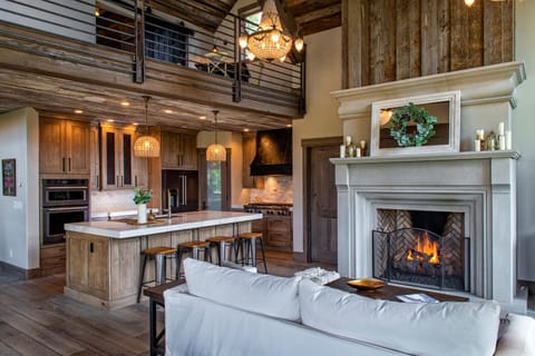 Quandary Estate Home: Luxurious, Breathtaking Views House in Blue River