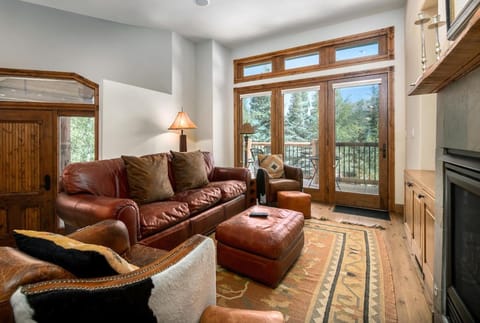 Woods Mesquite Townhome: Location Sleeps 11 Apartment in Breckenridge